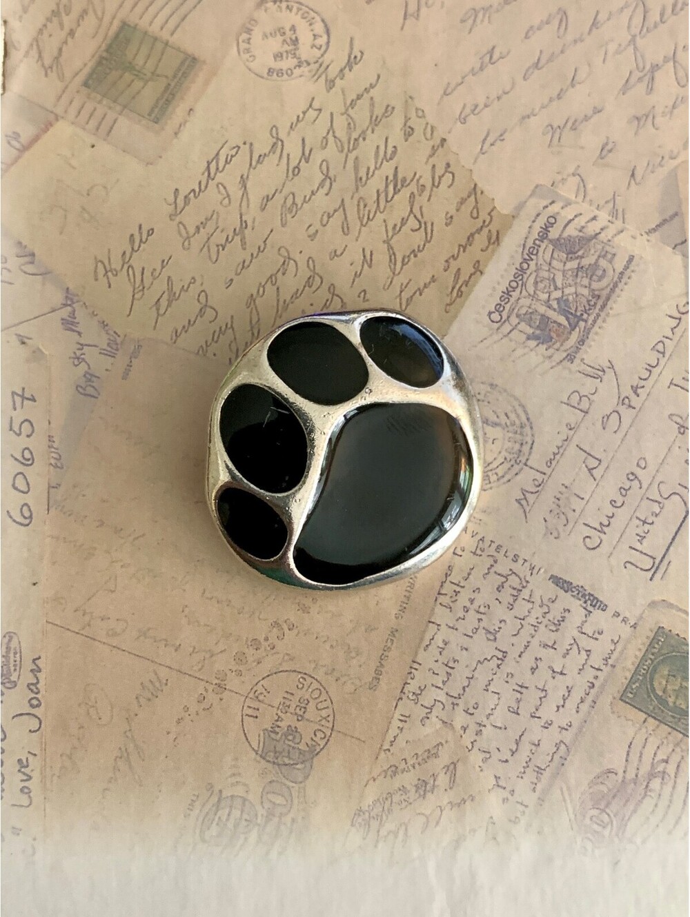Vintage Chic Black Paw Print Brooch Pin - Stylish Animal Lover Accessory